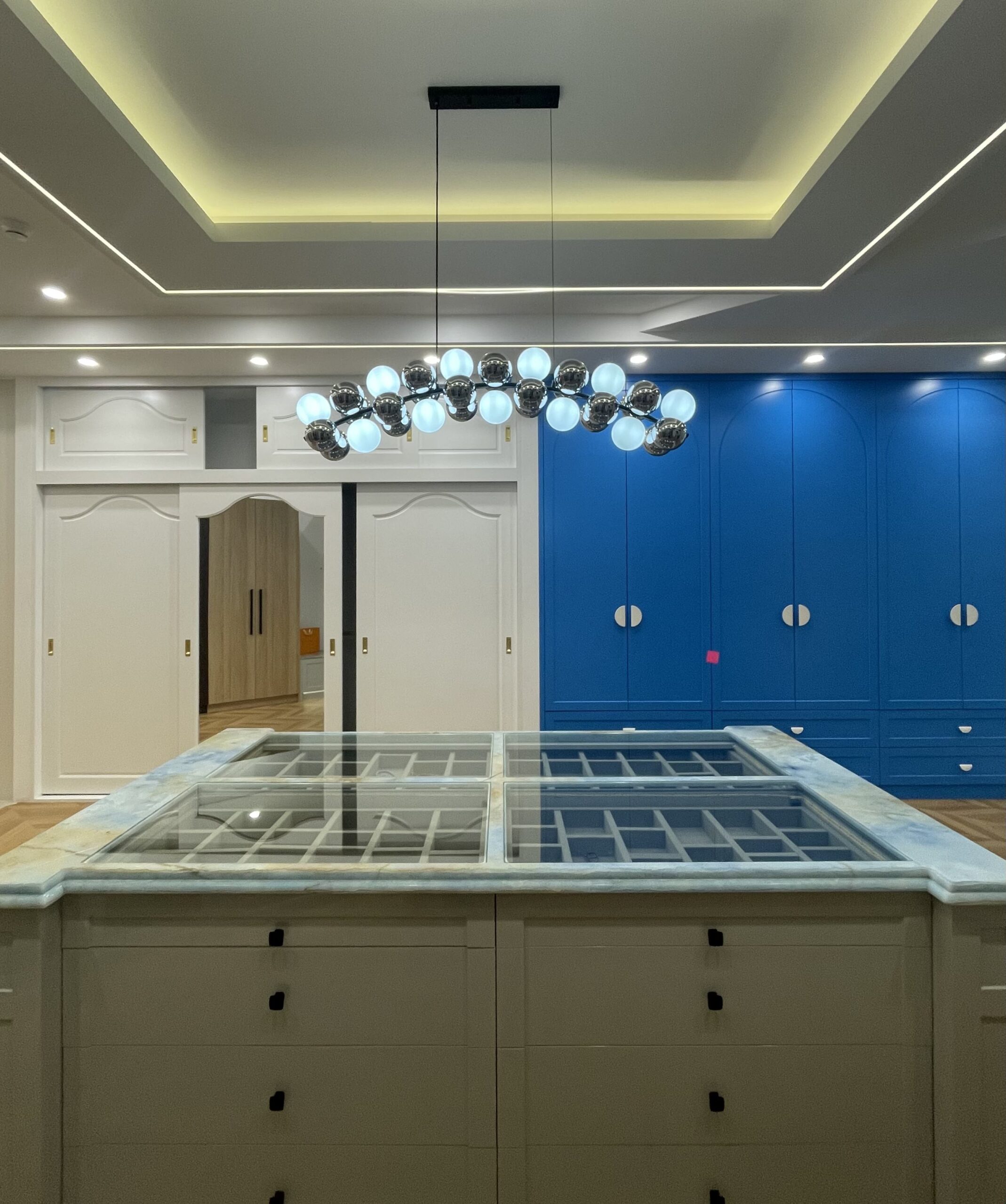 Atlantis Dresser